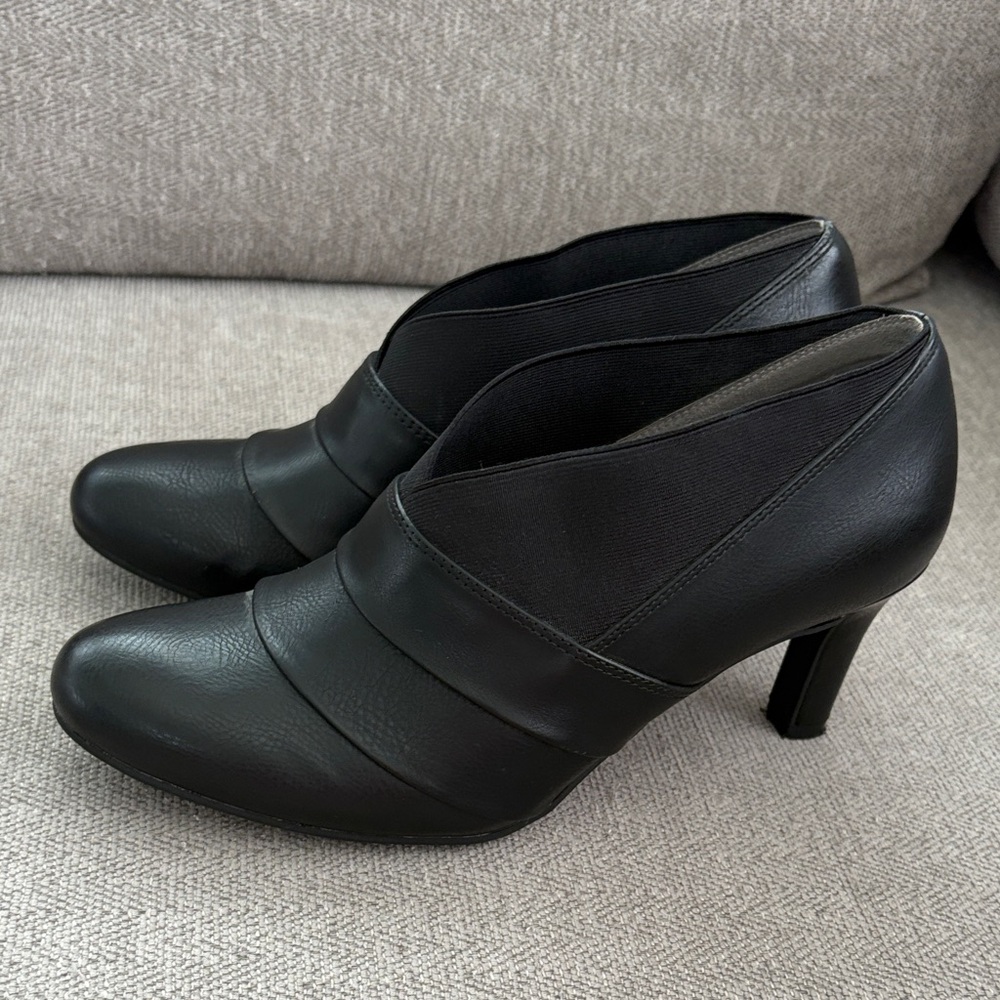 Life Stride Black Leather-Look High-Heel Ankle Booties Size 8